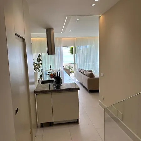 Elodie, Coast, Willa *