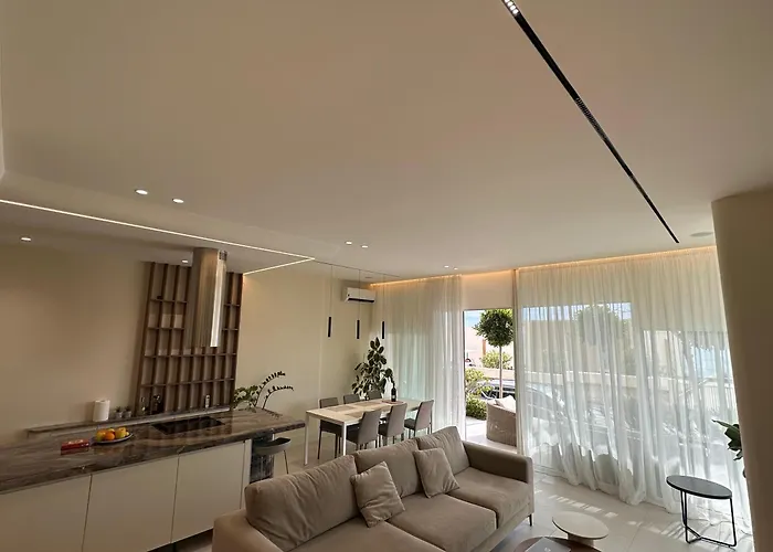 Elodie, Coast, Villa